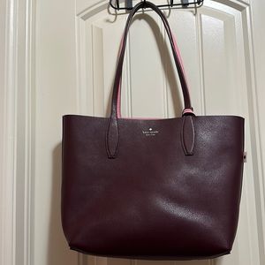 Burgundy Kate bag with insert and decorative tag